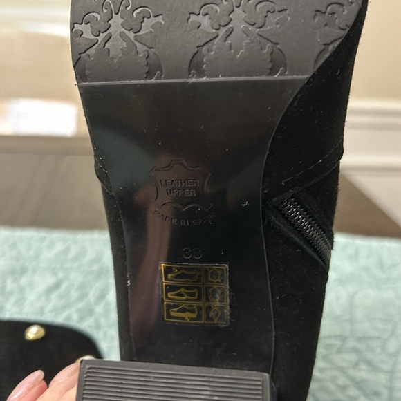 Brenda Zaro Pearl Ankle Boots Black Suede/Leather. Sz 38/7.5. Made in Sp… - Picture 7 of 9